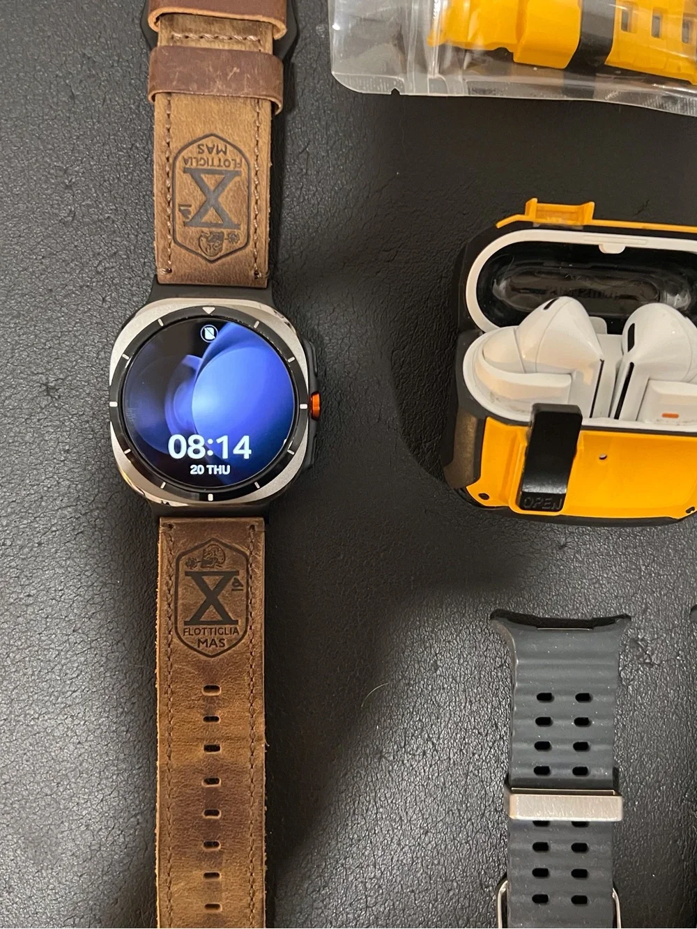 Samsung phone watch